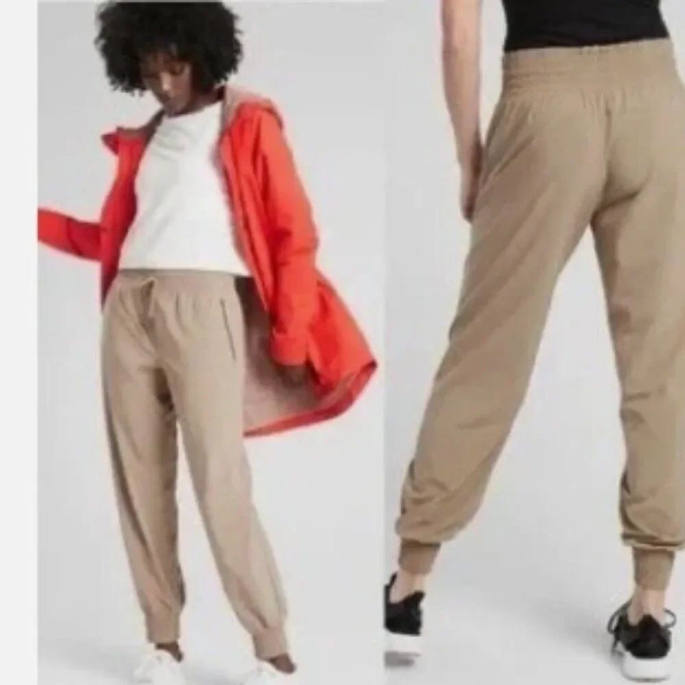 NWOT Athleta Camden Jogger Brownstone Beige Track Pants Joggers in Size 10